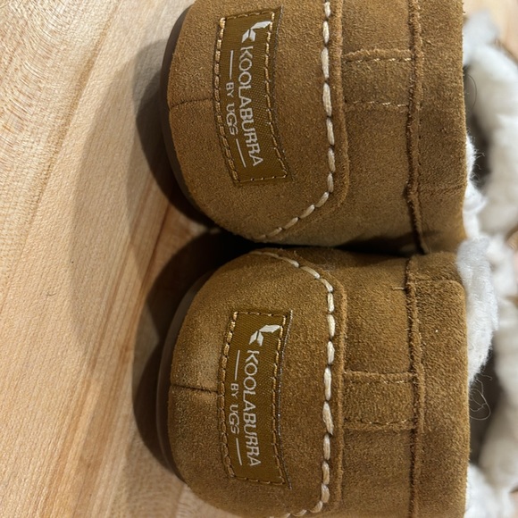 Koolaburra by Ugg “W Lesly” style moccasin - like new! Size 8 brown / cognac - Picture 3 of 4